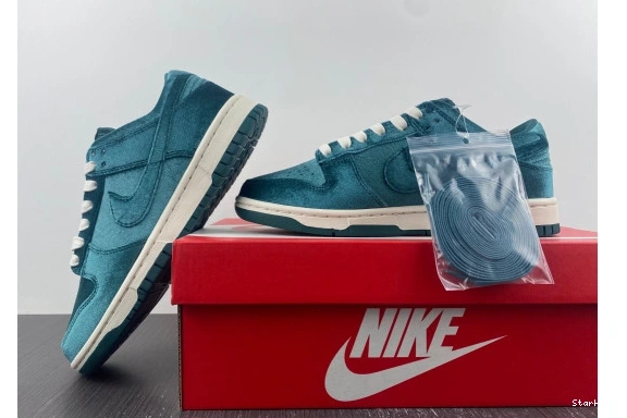 Dunk Velvet Low Nike Green DZ5224-300 0318